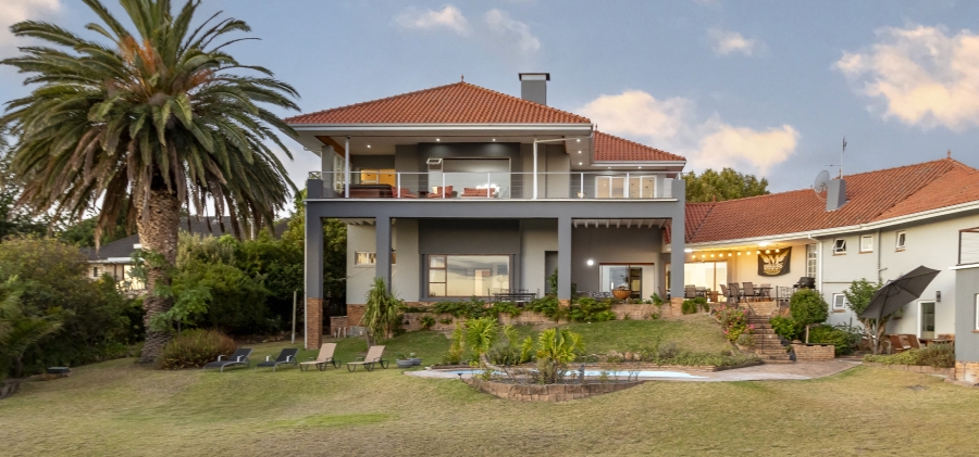 8 Bedroom Property for Sale in Pearlrise Western Cape